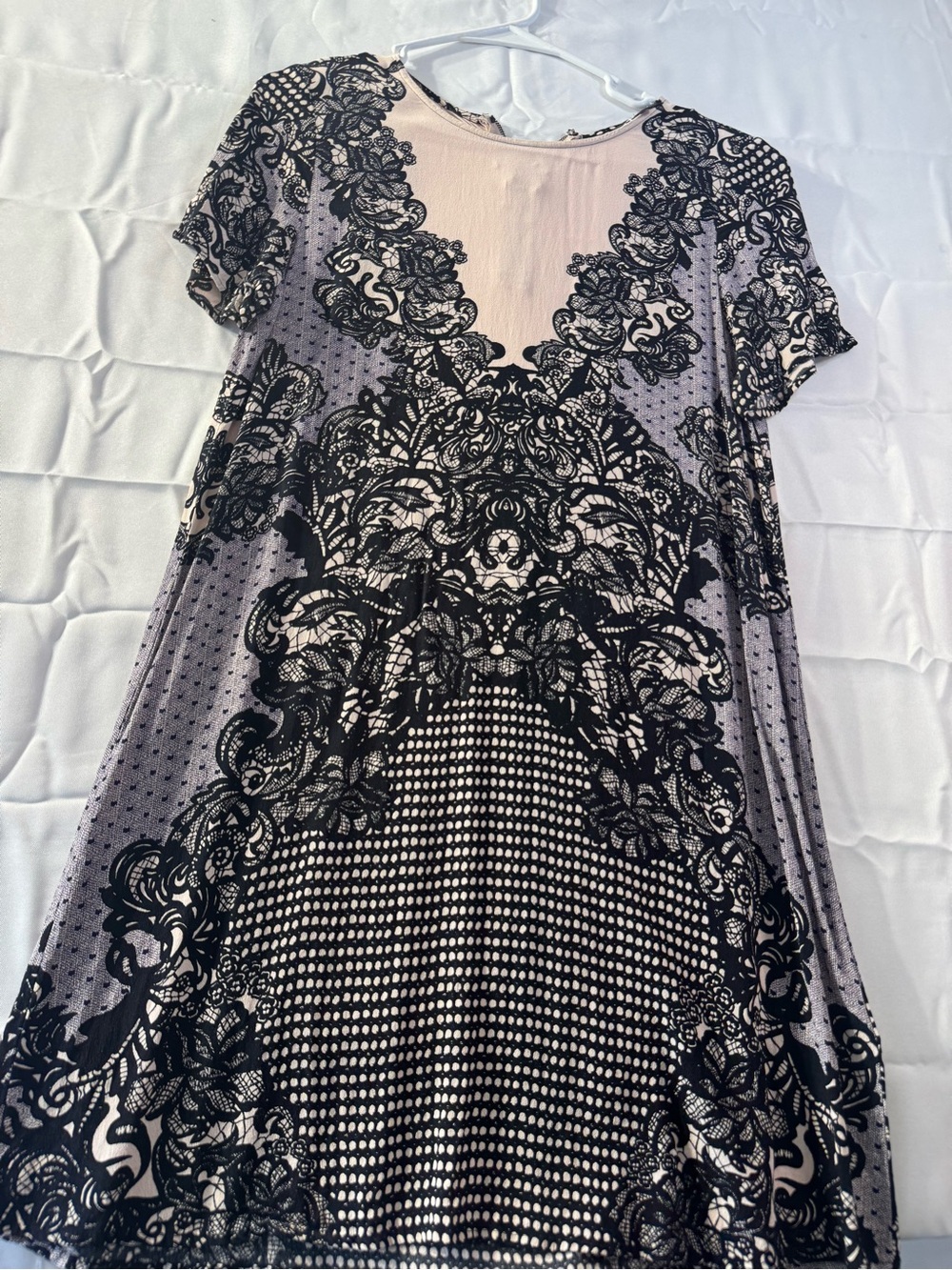 Express Small Black Lace-Print Top with Pale  Base